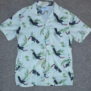 Old Navy White Short-Sleeve Button-Down Shirt with Toucan Print